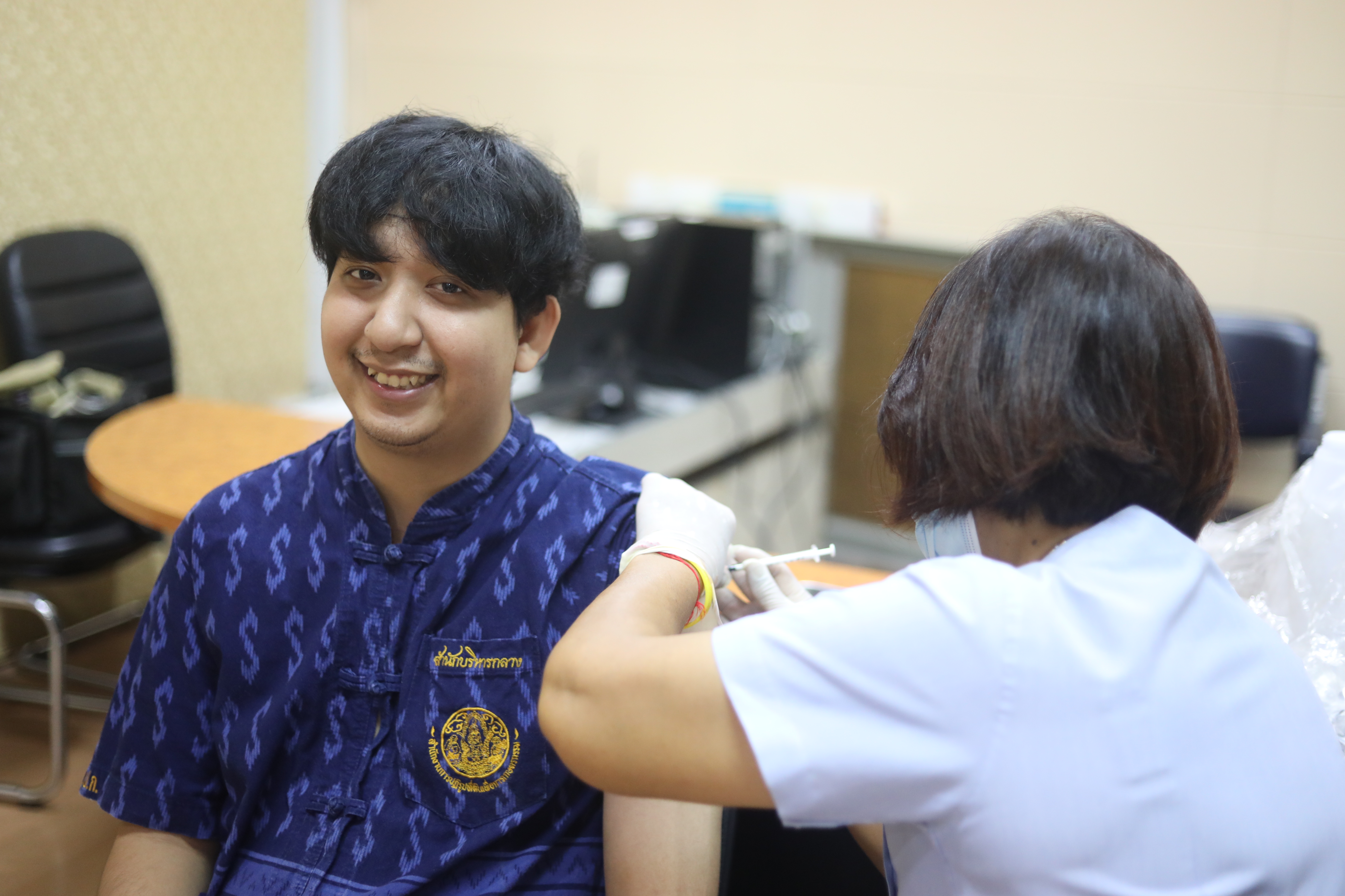 title - ส.ป.ก. จัดสวัสดิการฉีดวัคซีนป้องกันไข้หวัดใหญ่ ชนิด 3 สายพันธุ์ให้กับบุคลากร